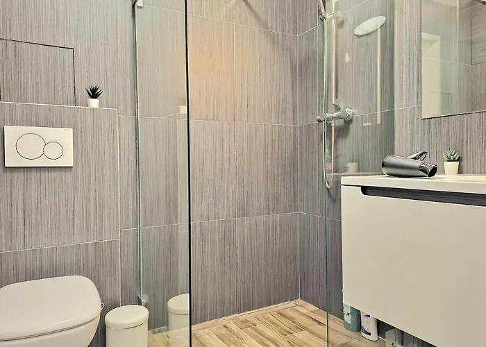 New In The Heart Of The Old Town